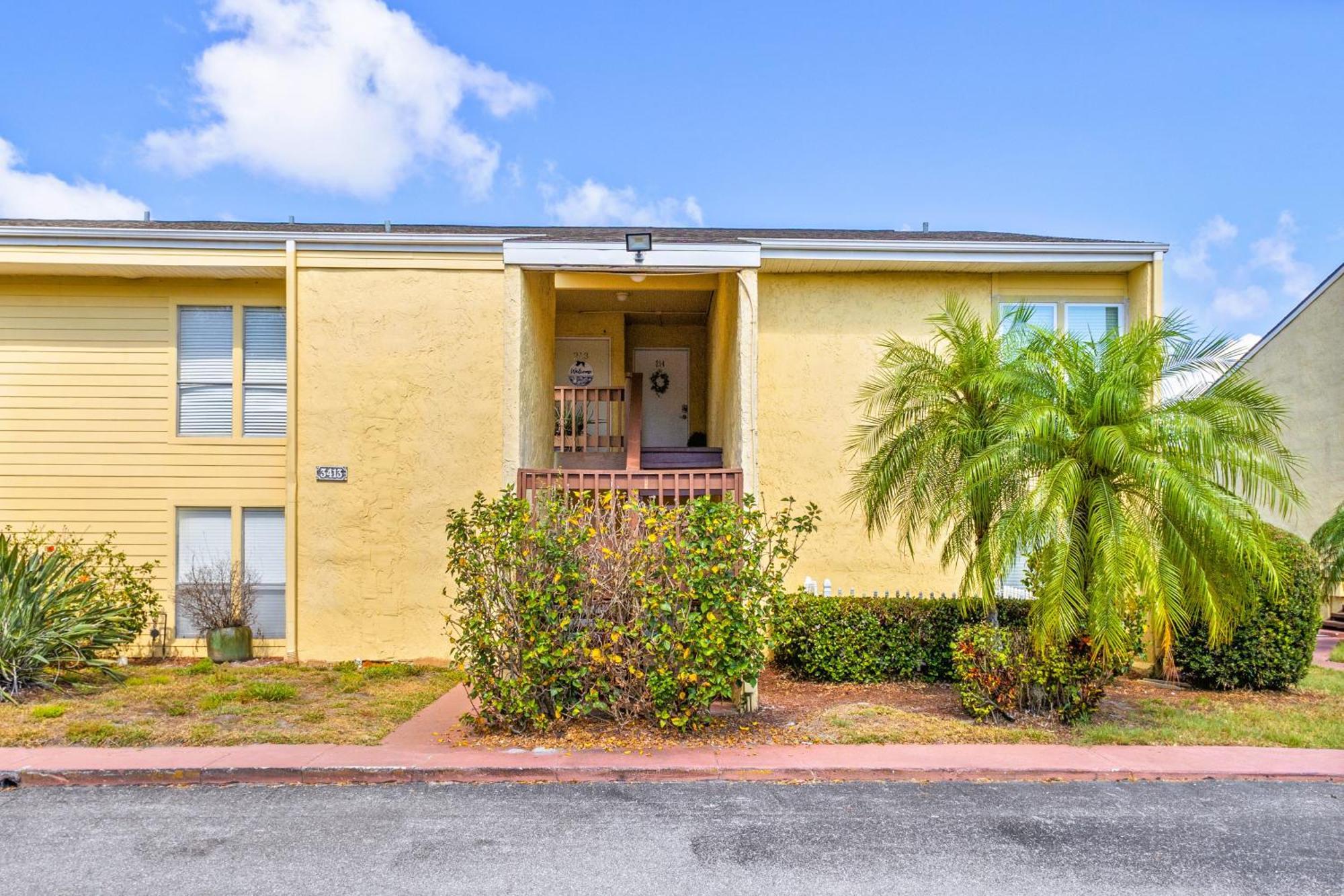 Shiny Oasis With Lake View Apartment Sarasota Exterior photo