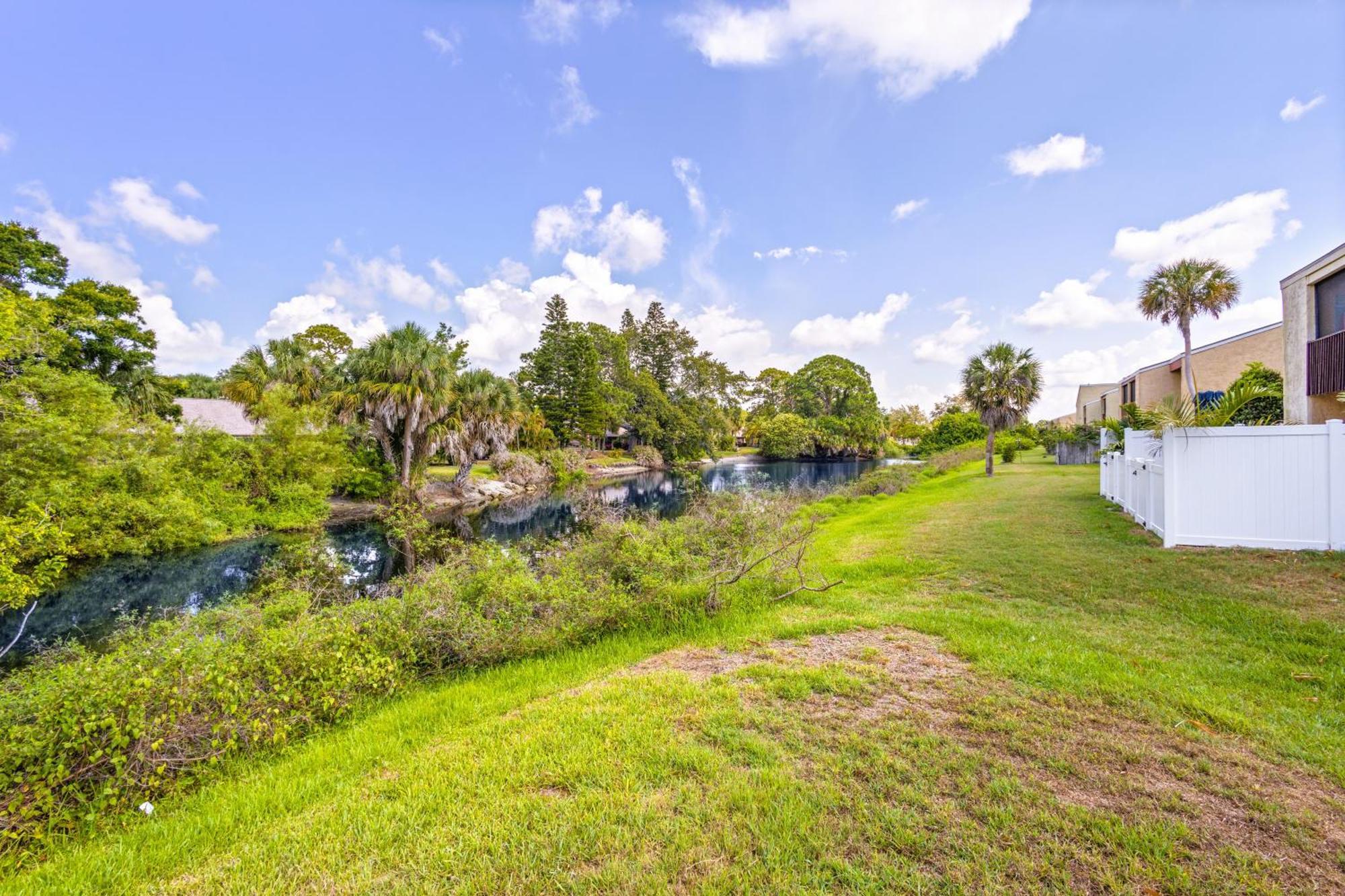 Shiny Oasis With Lake View Apartment Sarasota Exterior photo