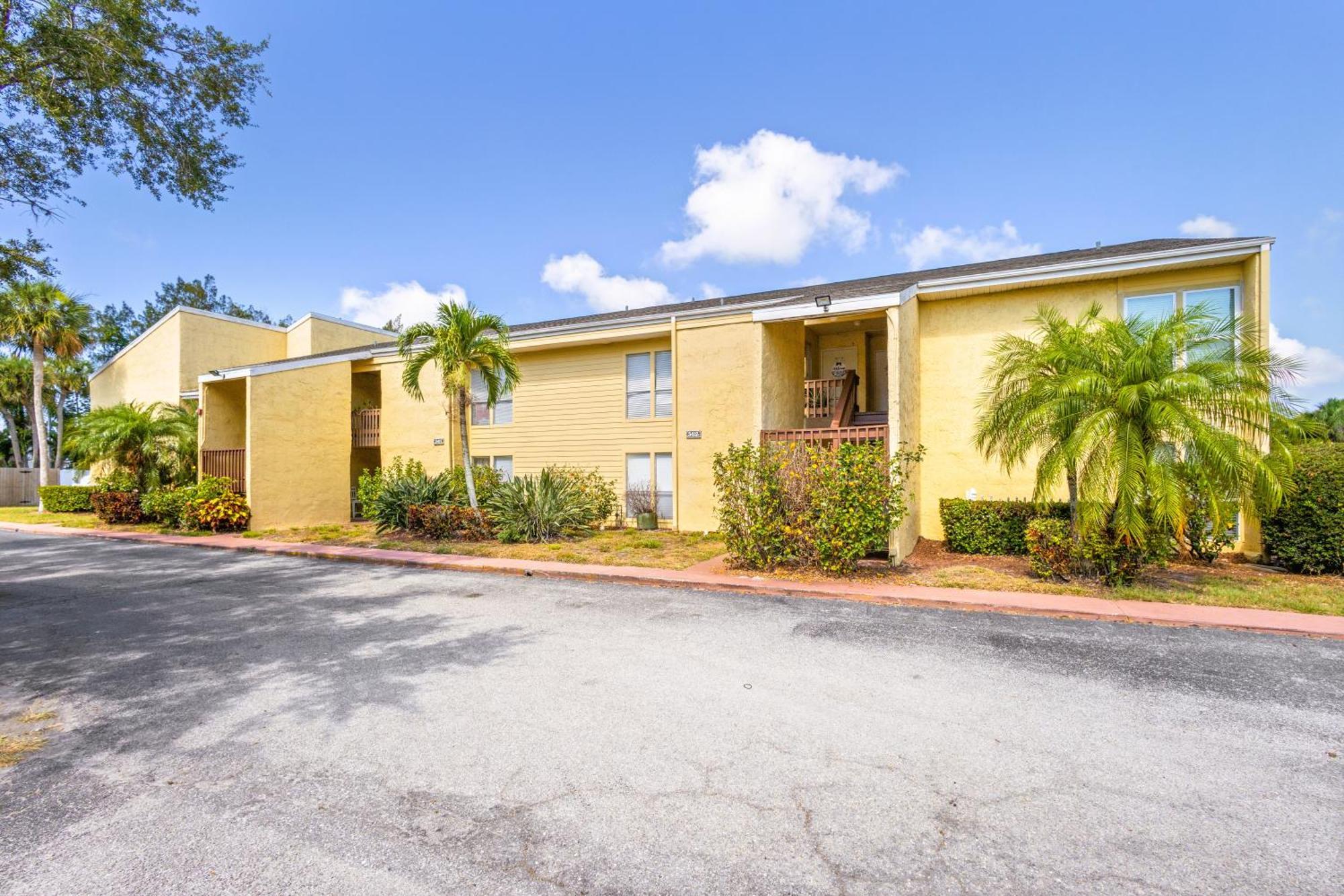 Shiny Oasis With Lake View Apartment Sarasota Exterior photo